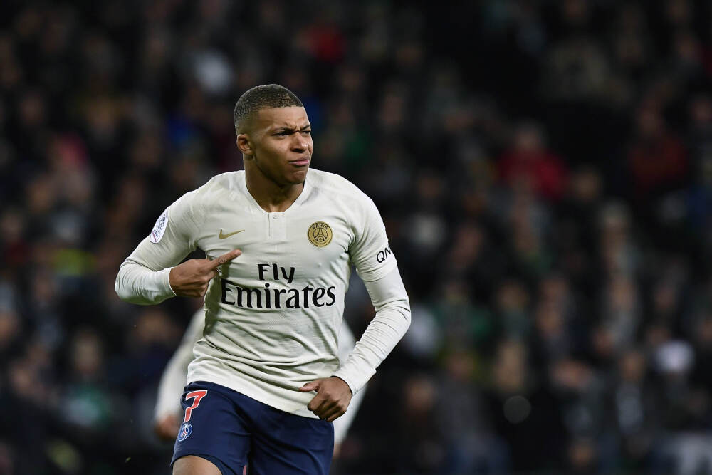 效率挺高！埃奇库姆半场7中4拿到14分 罚球3中3